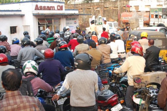  Petrol shortage causes crisis in city, Govt clueless of solution